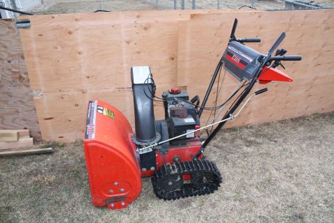 2003 Jeep TJ - This is a snow blower, not a 2003 Jeep TJ.