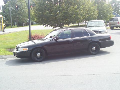 1999 Ford Crown Victoria photo