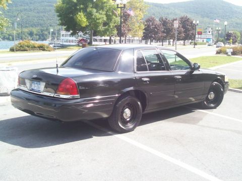 1999 Ford Crown Victoria photo