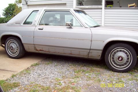 1900 Ford Wagon - '85 Grand Marquis right side partly stripped