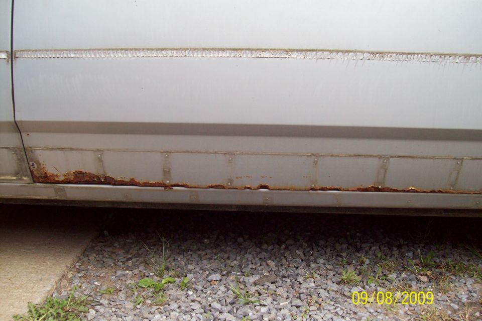 '85 Grand Marquis right door rot
