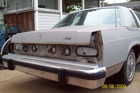 1900 Ford Wagon - '85 Grand Marquis rear stripped