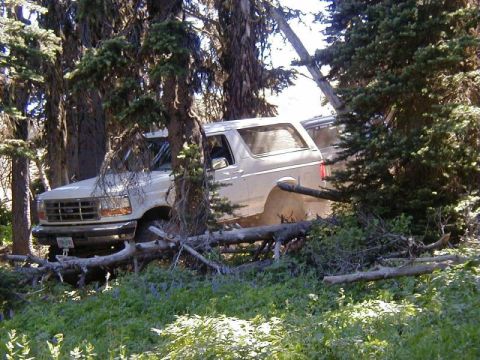 1996 Ford Bronco - Leaving Moon Rocks via the Bypass. (7/14/2002)