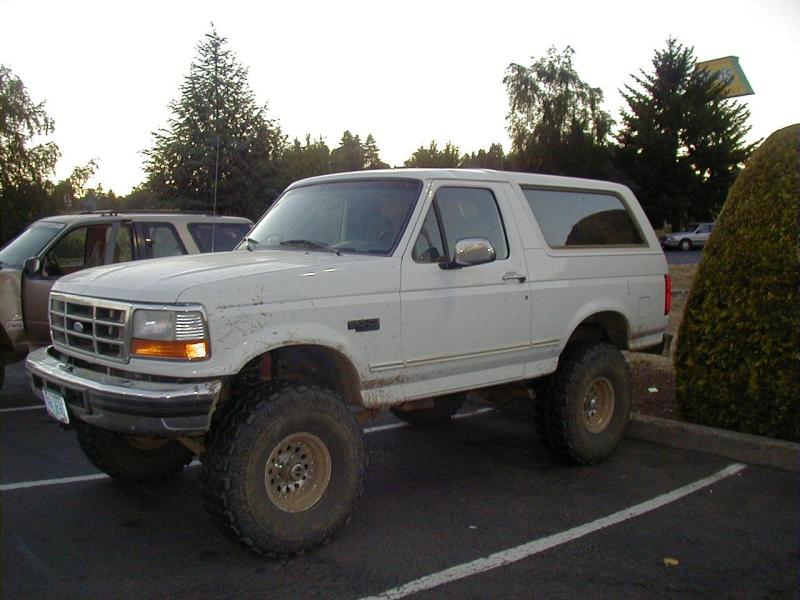 Taking a Rest on the Way Home.  (other side got the mud)<br>(7/14/2002)