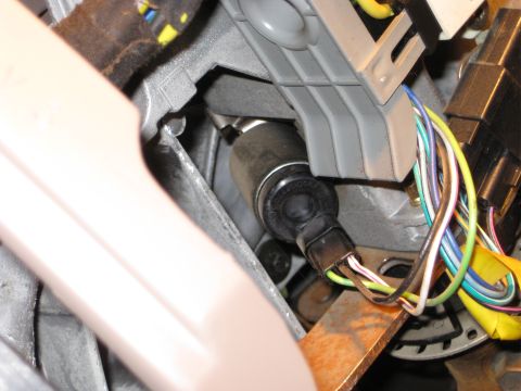 1995 Ford Bronco - This photo shows the wiring harness connected to the ignition switch, not the exterior of a vehicle.