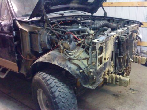 1995 Ford Bronco - passenger front fender off
