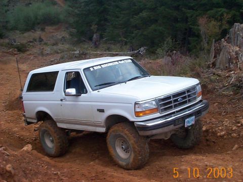 1996 Ford Bronco - Testing the new rear PowerTrax No-Slip (Slip-Knot) locker out on the PowerLine steep hill climb. (5/10/2003)