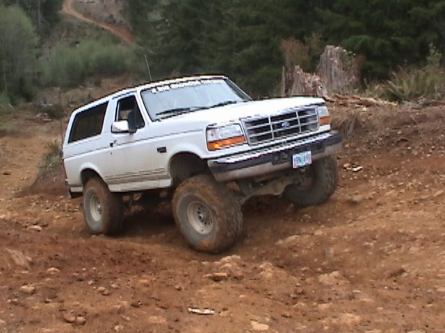 Testing the new rear PowerTrax No-Slip (Slip-Knot) locker out on the PowerLine steep hill climb.  <br>(5/10/2003)