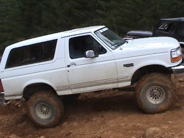 Testing the new rear PowerTrax No-Slip (Slip-Knot) locker out on the PowerLine steep hill climb.  <br>(5/10/2003)