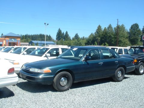 1999 Ford Crown Victoria - A nice dark green '97 PI with 89K miles.