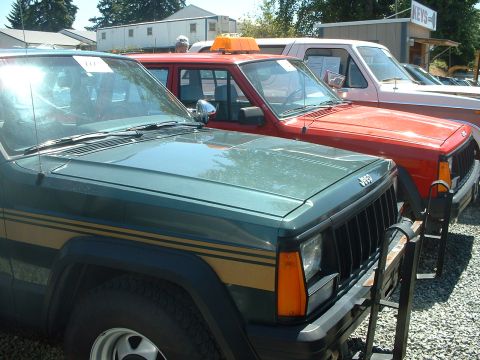 1999 Ford Crown Victoria - This '94 Jeep is also a retired P.C.S vehicle. Note the 16" Setina pushbars.