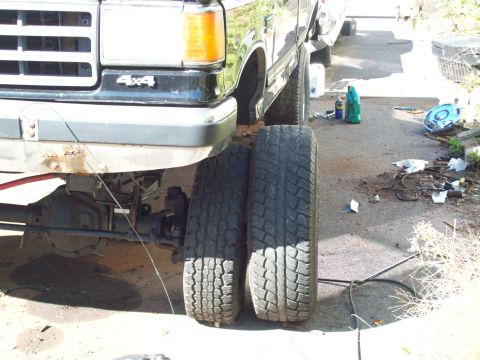 1989 Ford F-150 - 32's vs. 29's