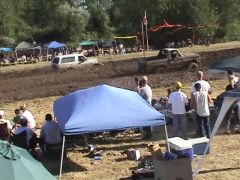 1996 Ford Bronco - Jim pulls away, heading for the finish line. (6/7/2003)