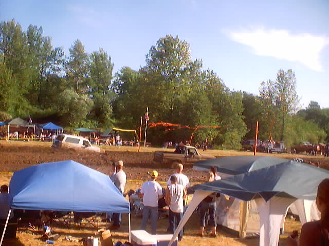 Jim takes the checkered flag.<br>(6/7/2003)