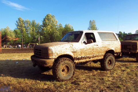1996 Ford Bronco - In the wash line after being eliminated by Jim.(6/7/2003)