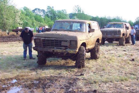 1996 Ford Bronco - Steve in the wash line.(6/7/2003)