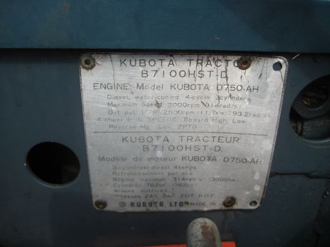 1993 Ford Probe - Data plate for a Kubota tractor engine, model B7100HST-D, lists specifications in English and French.