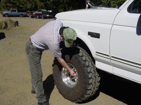 1996 Ford Bronco - Airing Down.(8/11/2002)(By Tim Crase)