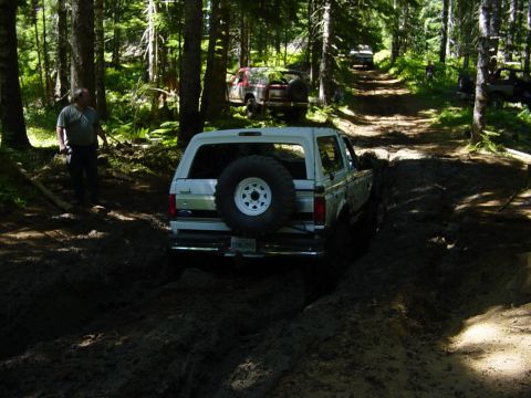 1996 Ford Bronco - Second Pass Through the Fire Fox Mud Hole (aka, the slush pond).(8/11/2002)(By Tim Crase)