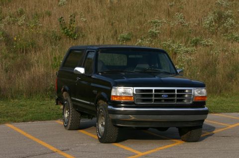 1995 Ford Bronco - New tires.