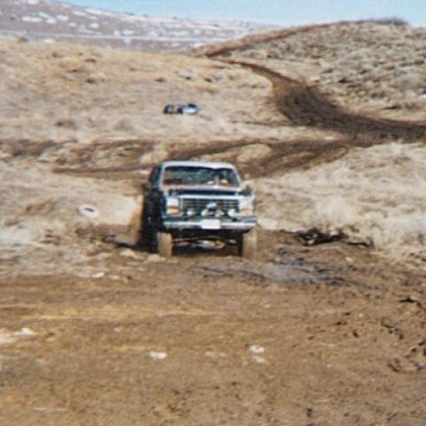 1984 Ford Bronco - another part behind jail