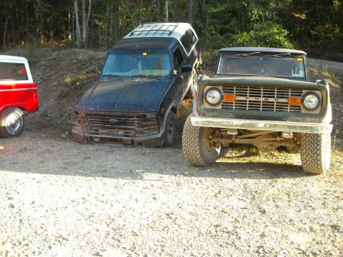 1983 Ford Bronco - The big buggies had been parking at max flex on the hillside by the pavillion, so I showed them something a little different. photo by Sara…