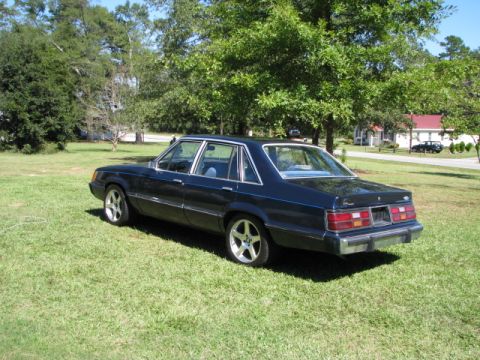 1985 Ford LTD photo