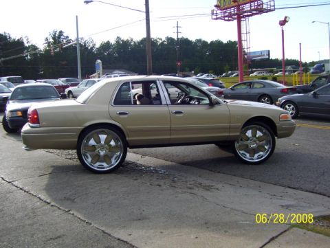 1999 Ford Crown Victoria photo