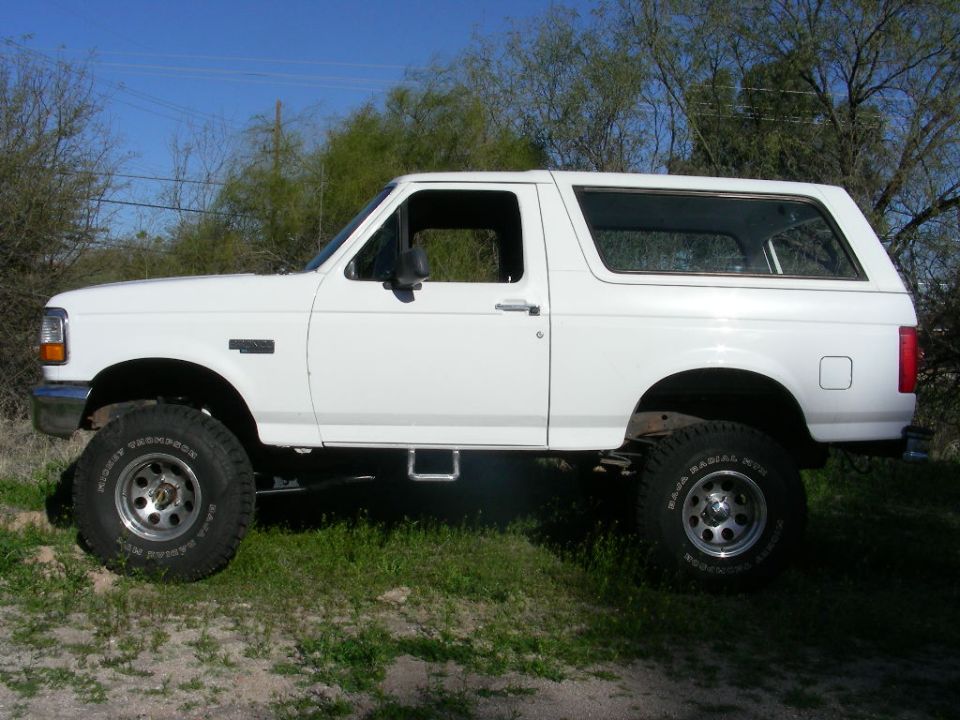 1996 Ford Bronco “White Dragon”