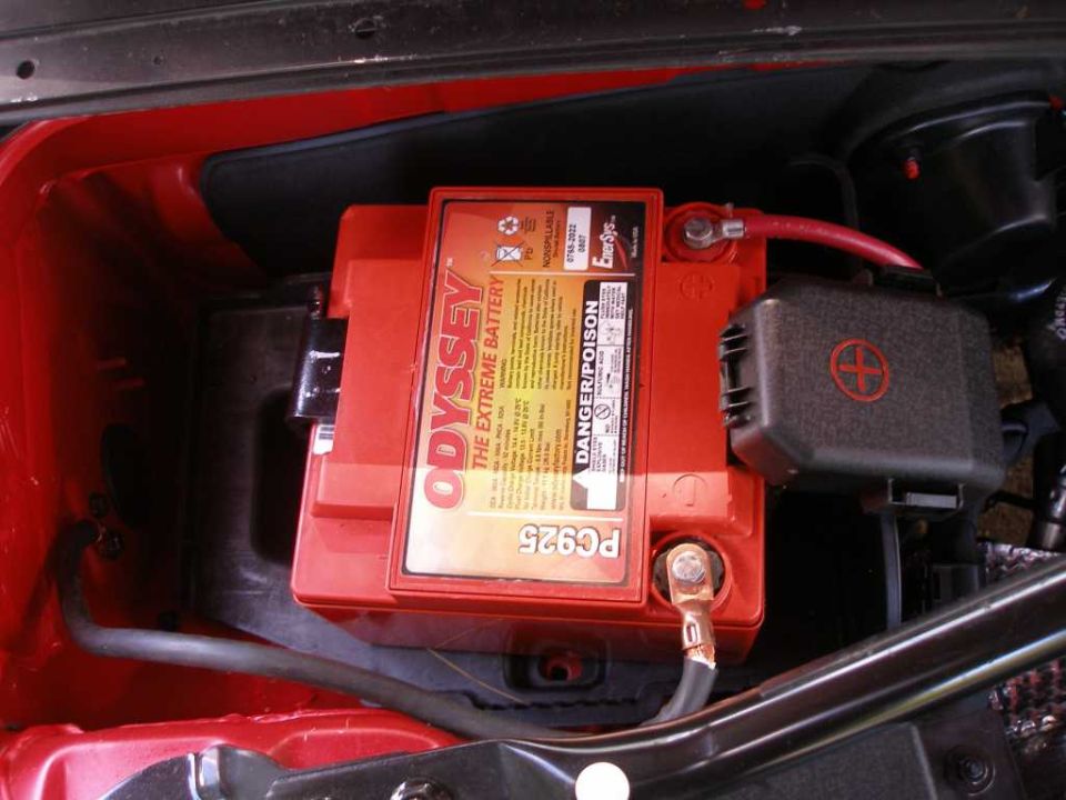 ODYSSEY PC925 extreme battery in a red compartment