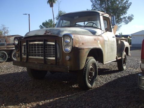 1960 International School Bus “b120 4x4”