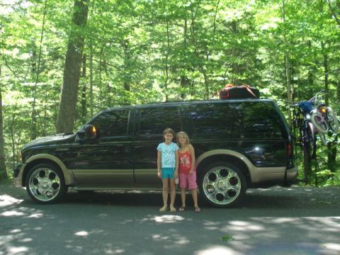 2000 Ford Excursion photo