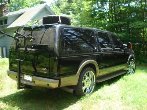 2000 Ford Excursion photo