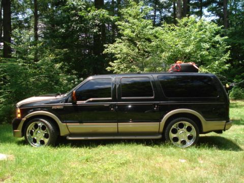 2000 Ford Excursion photo
