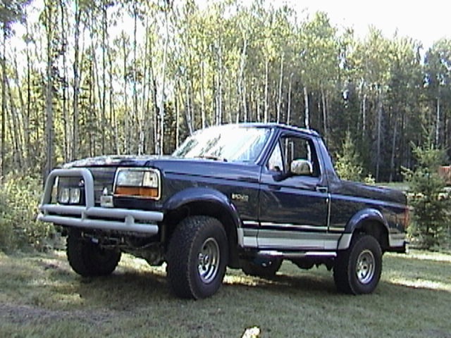 1995 Ford Bronco “Bronco The Dark Side Of The Moon”