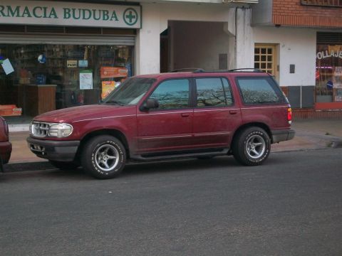 1996 Ford Explorer photo
