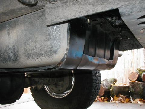 1995 Ford Bronco - The diamond plate is on the inner side, so it's smooth on the outside. Diamondplate also makes the strength of this plate stronger and heav…
