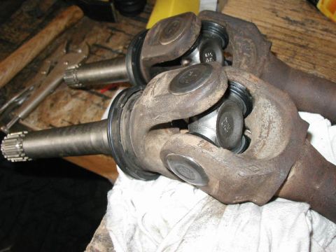 1995 Ford Bronco - Front axleshafts, with new spicer 760x nongreasable joints.