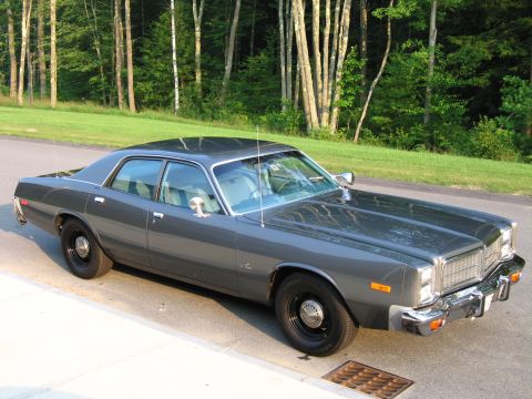 2001 Ford Crown Victoria - This sedan's body style indicates a 1977 model year, not a 2001 Ford Crown Victoria.