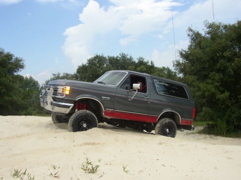 1991 Ford Bronco - I have stock tires on today!