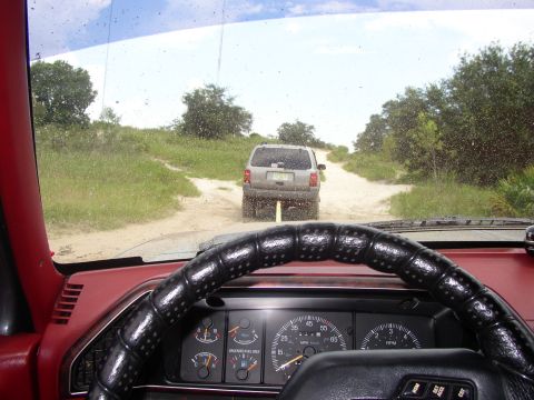 1991 Ford Bronco - Being pulled by Jays jeep
