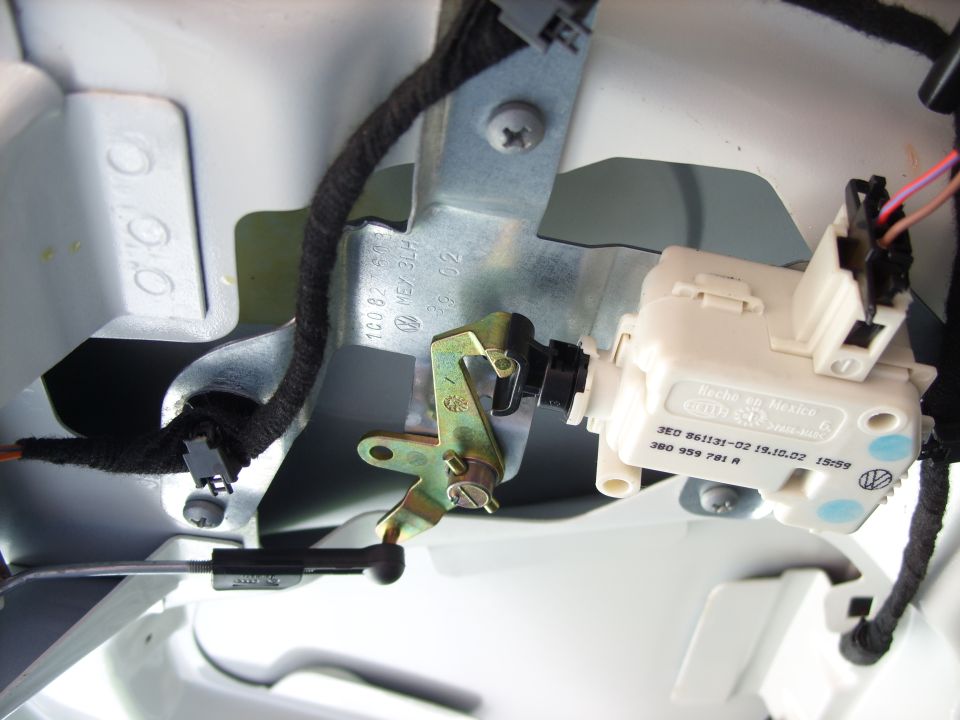 Trunk lid latch...