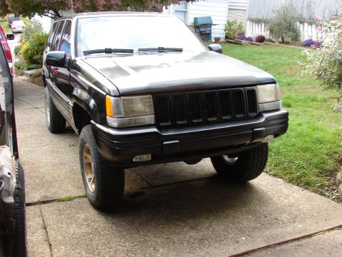 1996 Jeep Grand Cherokee - 96 ZJ with 3" springs and 2" BB.