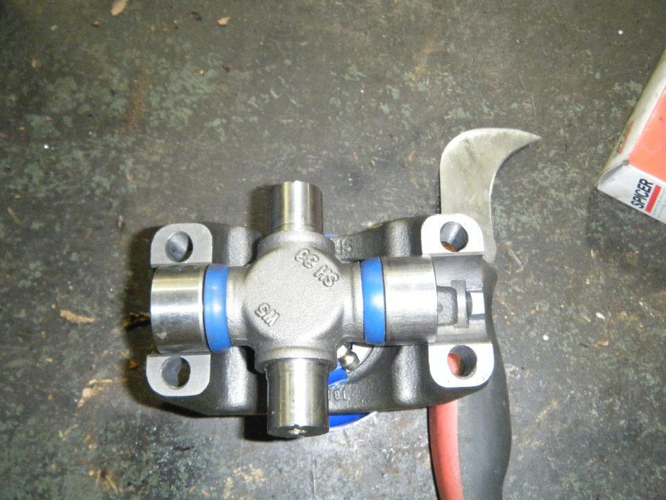 Universal joint with blue seals and GM markings