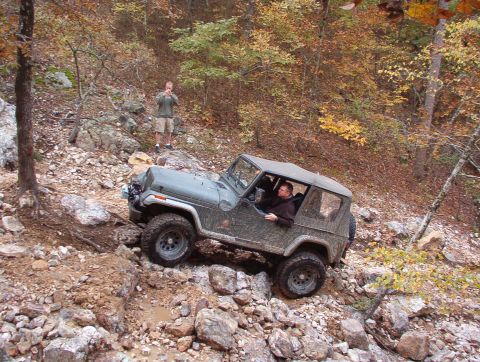 1983 Ford Bronco - Both Andy & Greg found the Ravine challenging. Many rocks were stacked, and some winching was involved.