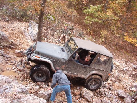 1983 Ford Bronco - Both Andy & Greg found the Ravine challenging. Many rocks were stacked, and some winching was involved.
