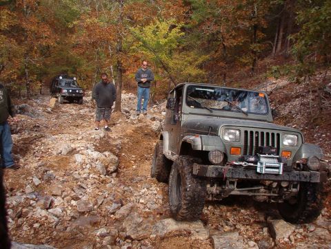 1983 Ford Bronco - Both Andy & Greg found the Ravine challenging. Many rocks were stacked, and some winching was involved.