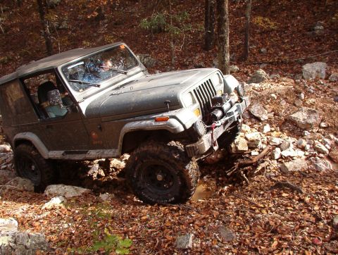 1983 Ford Bronco - Both Andy & Greg found the Ravine challenging. Many rocks were stacked, and some winching was involved.