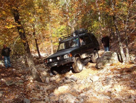 1983 Ford Bronco - Both Andy & Greg found the Ravine challenging. Many rocks were stacked, and some winching was involved.