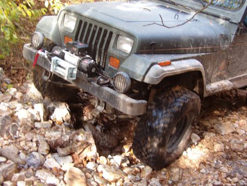 1983 Ford Bronco - Both Andy & Greg found the Ravine challenging. Many rocks were stacked, and some winching was involved.